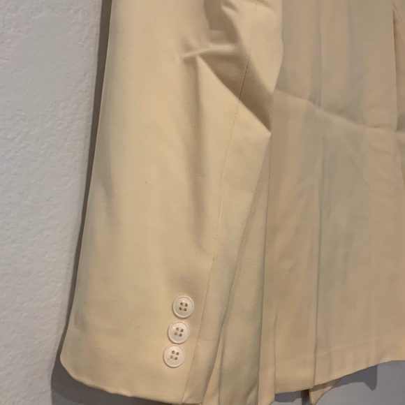 Christian Dior - Picture 5 of 12